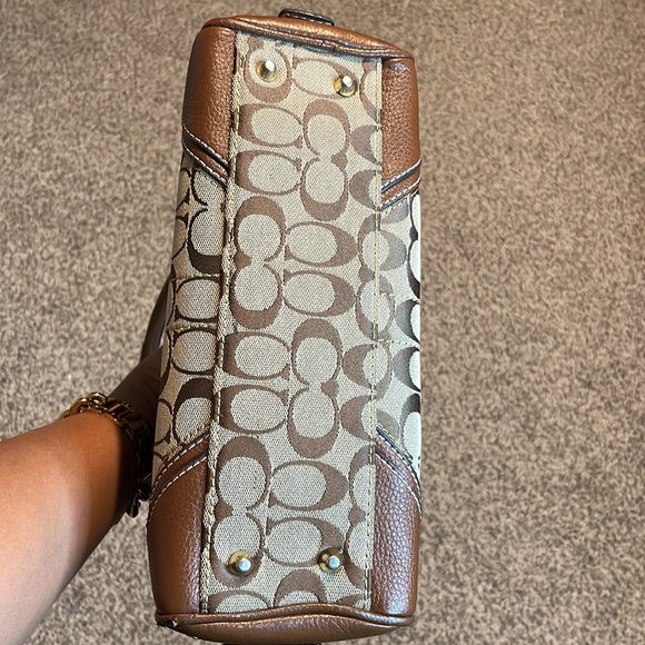 Sold! Coach Vintage Hampton Purse - Picture 6 of 17